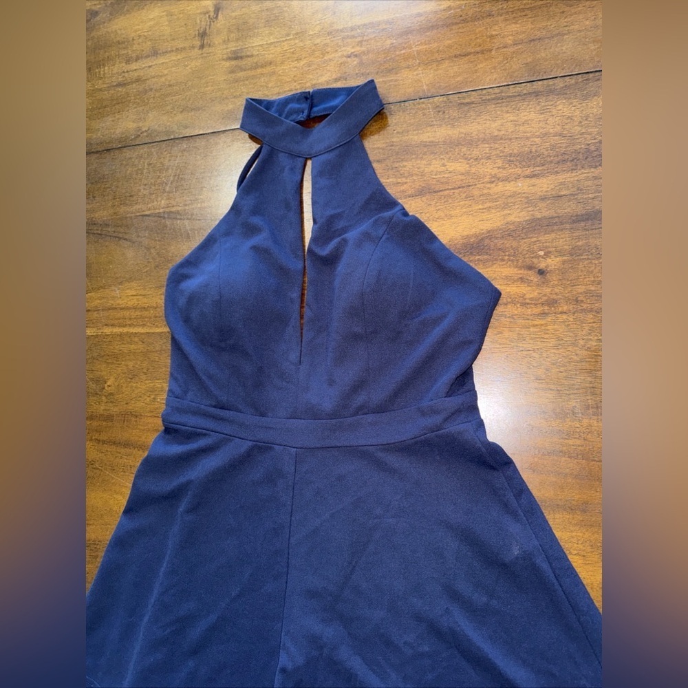Charlotte Russe Womens Navy Halter Romper 1 Piece Shorts Backless Slit Chest L - Picture 3 of 12